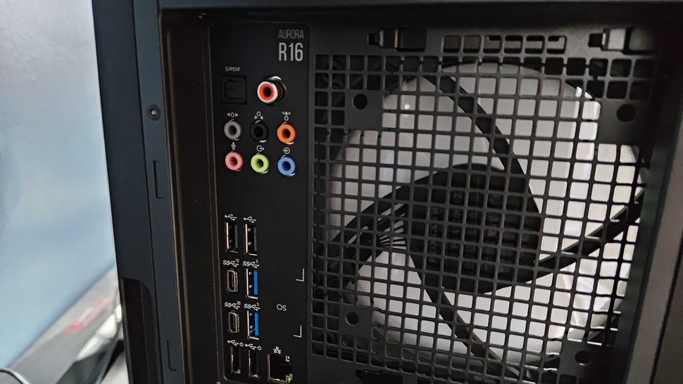 anielware aurora r16バックポートとファン 