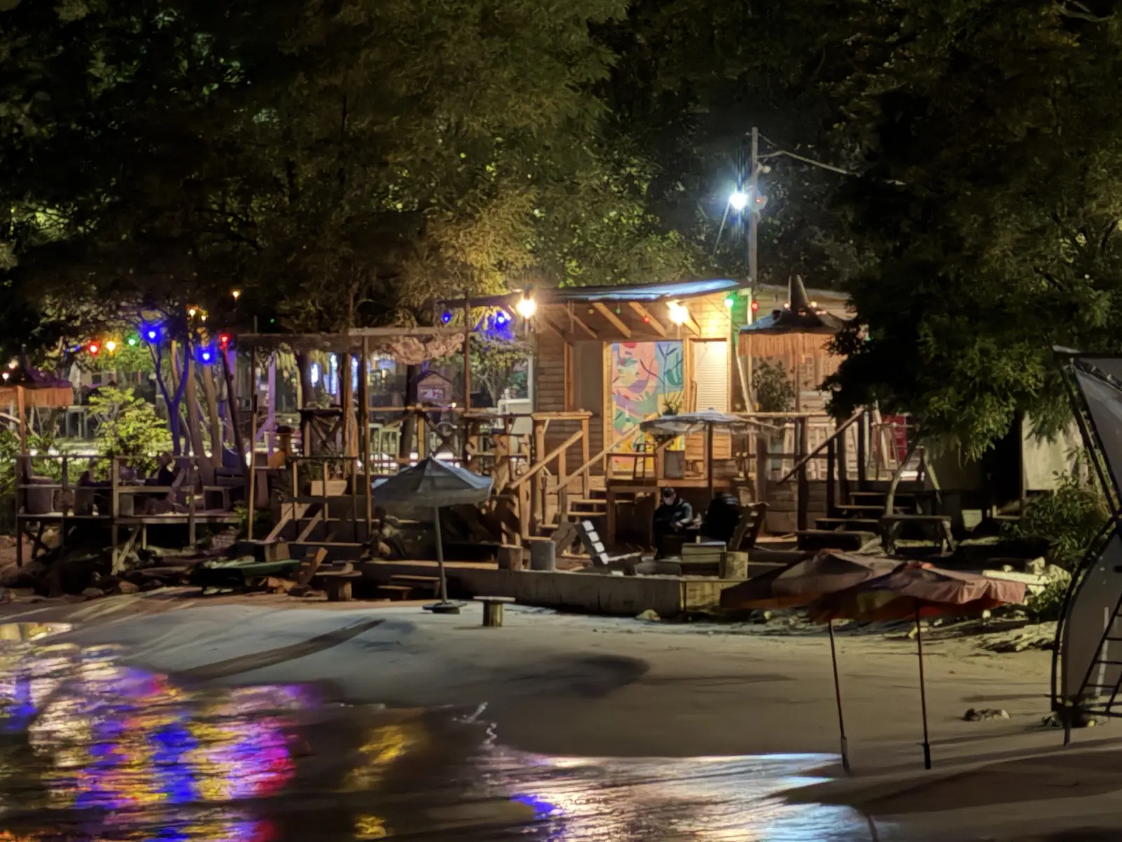 iPhone-iPhone 17 Pro Max vs Pixel 10 Pro XL: Sample Photos Comparison